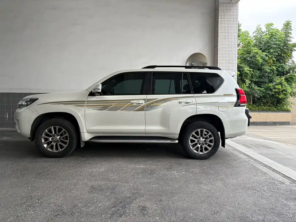Toyota Prado — миниатюра 9