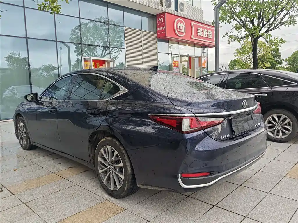 Lexus ES — миниатюра 4