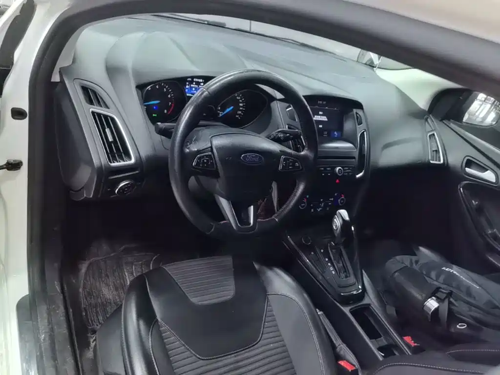 Ford Focus — миниатюра 10
