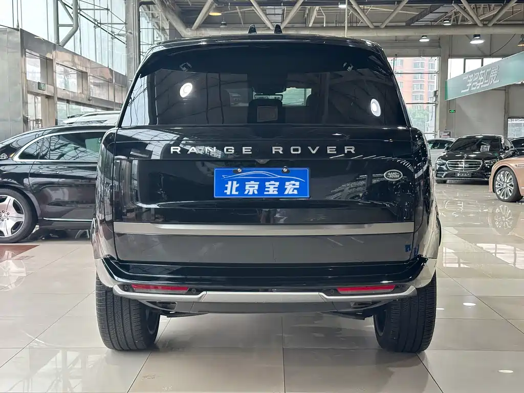 Land Rover Range Rover 2025 3.0 L6 400PS Long Wheelbase