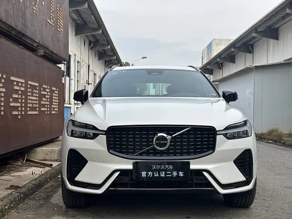 Volvo XC60 2025 B5 Sport