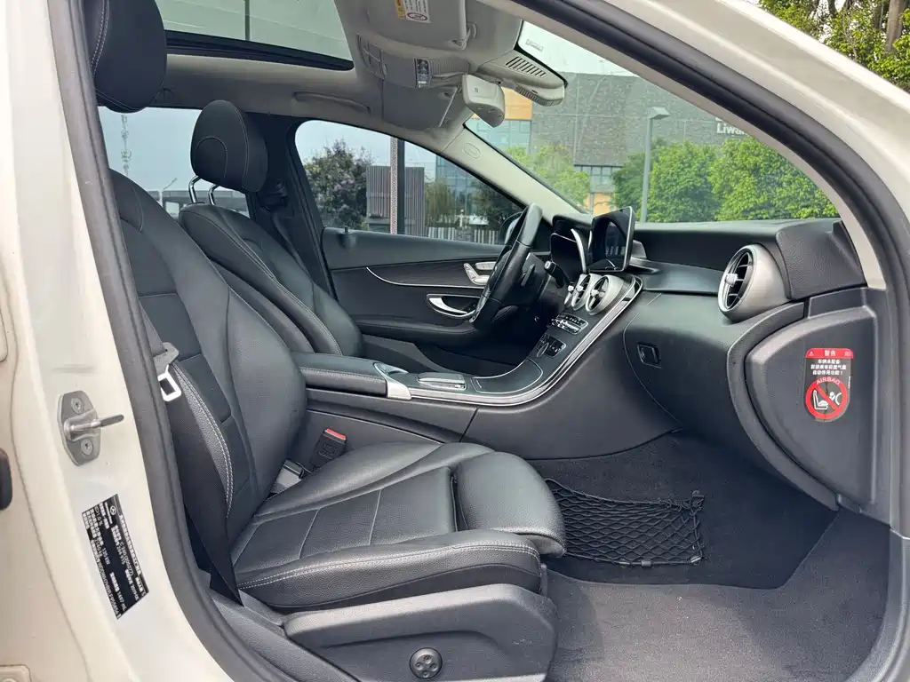 Mercedes-Benz C-Class (Import) — миниатюра 14