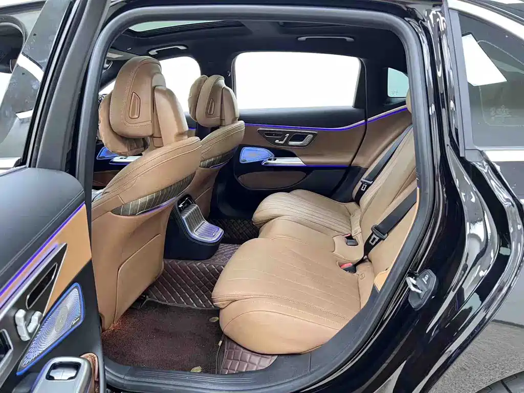 Mercedes-Benz E-Class — миниатюра 15