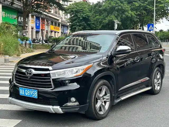 TOYOTA HIGHLANDER 2016