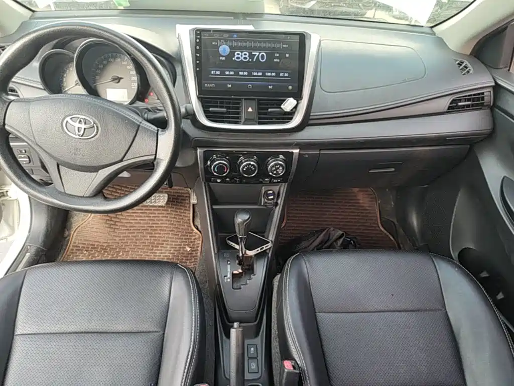 Toyota Yaris L — миниатюра 13