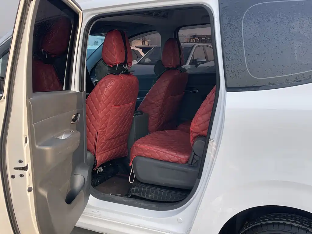 WULING WULING HONGGUANG NEW ENERGY