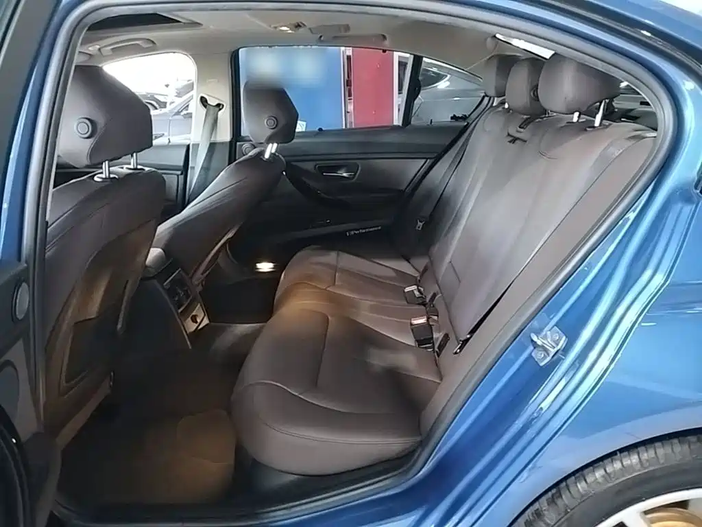 BMW 3 Series — миниатюра 17