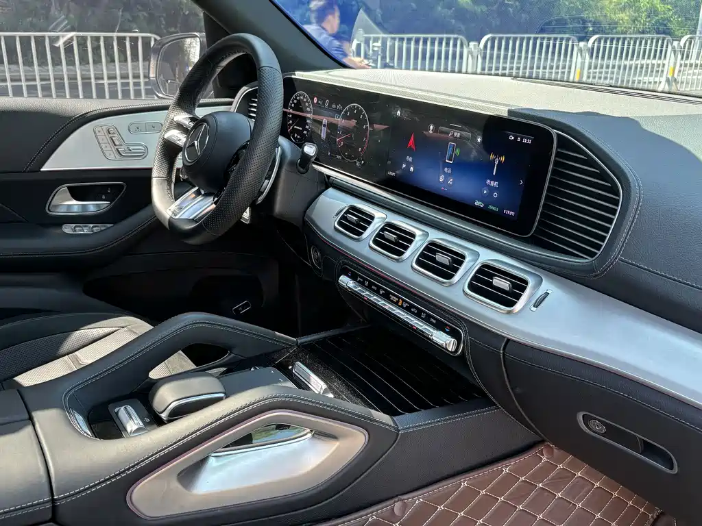 Mercedes-Benz GLE AMG — миниатюра 9