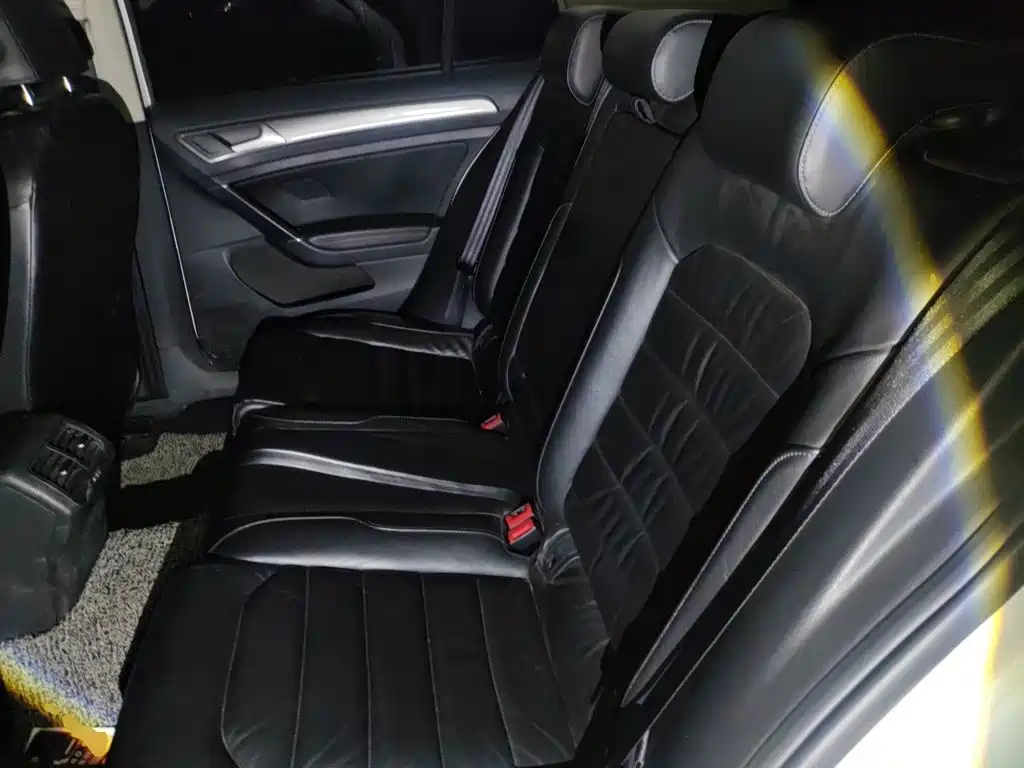 Volkswagen Golf — миниатюра 18