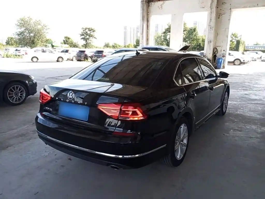 Volkswagen Passat — миниатюра 7