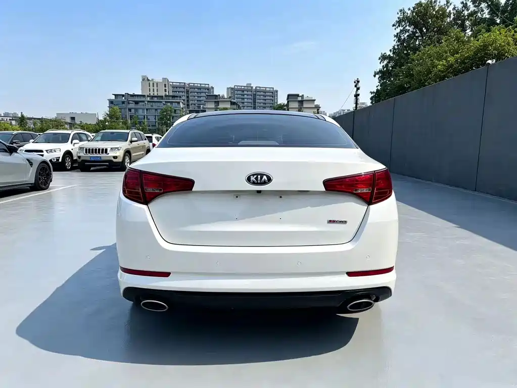 Kia K5 2012 2.0L AT DLX