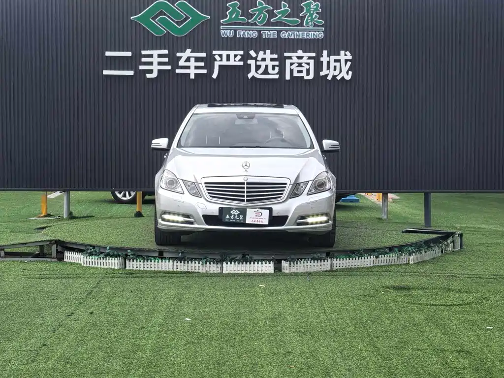 Mercedes-Benz E-Class — миниатюра 2