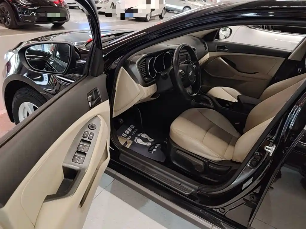 Kia K5 — миниатюра 16