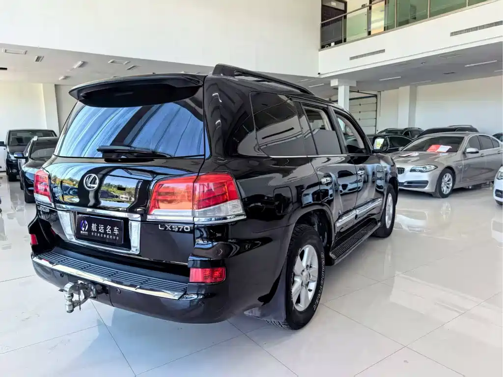 Lexus LX — миниатюра 7