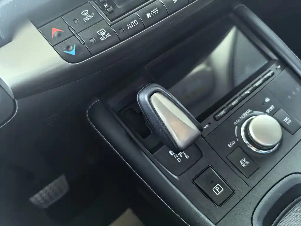 Lexus CT 2017 CT200h Elite VI