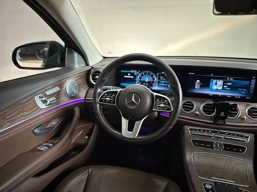 MERCEDES-BENZ E CLASS