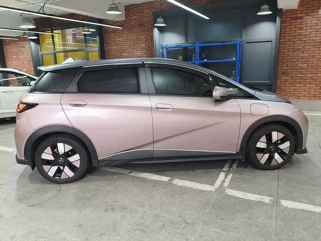 BYD Dolphin — миниатюра 5
