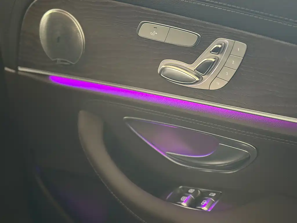 MERCEDES-BENZ E CLASS