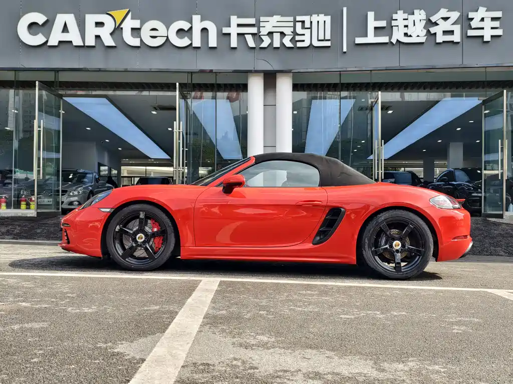 PORSCHE 718