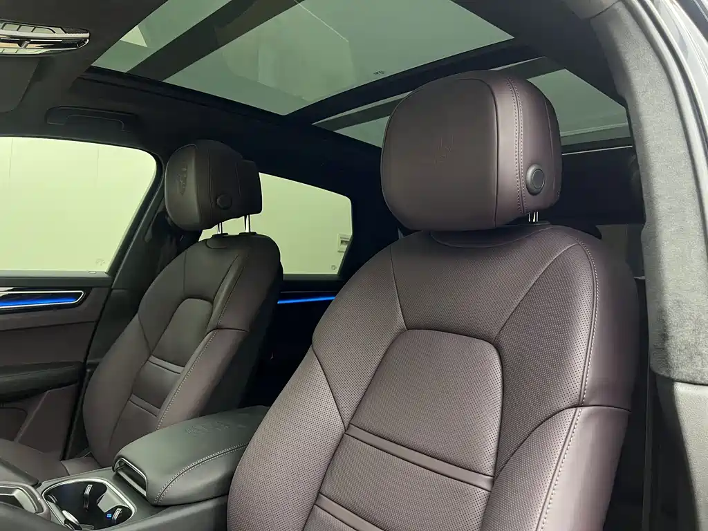 Porsche Cayenne — миниатюра 11