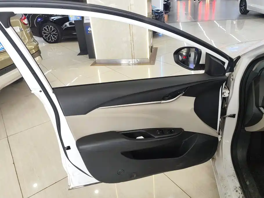 Buick Excelle — миниатюра 7
