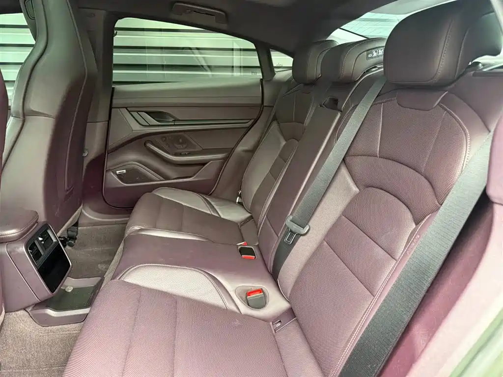 Porsche Taycan — миниатюра 14