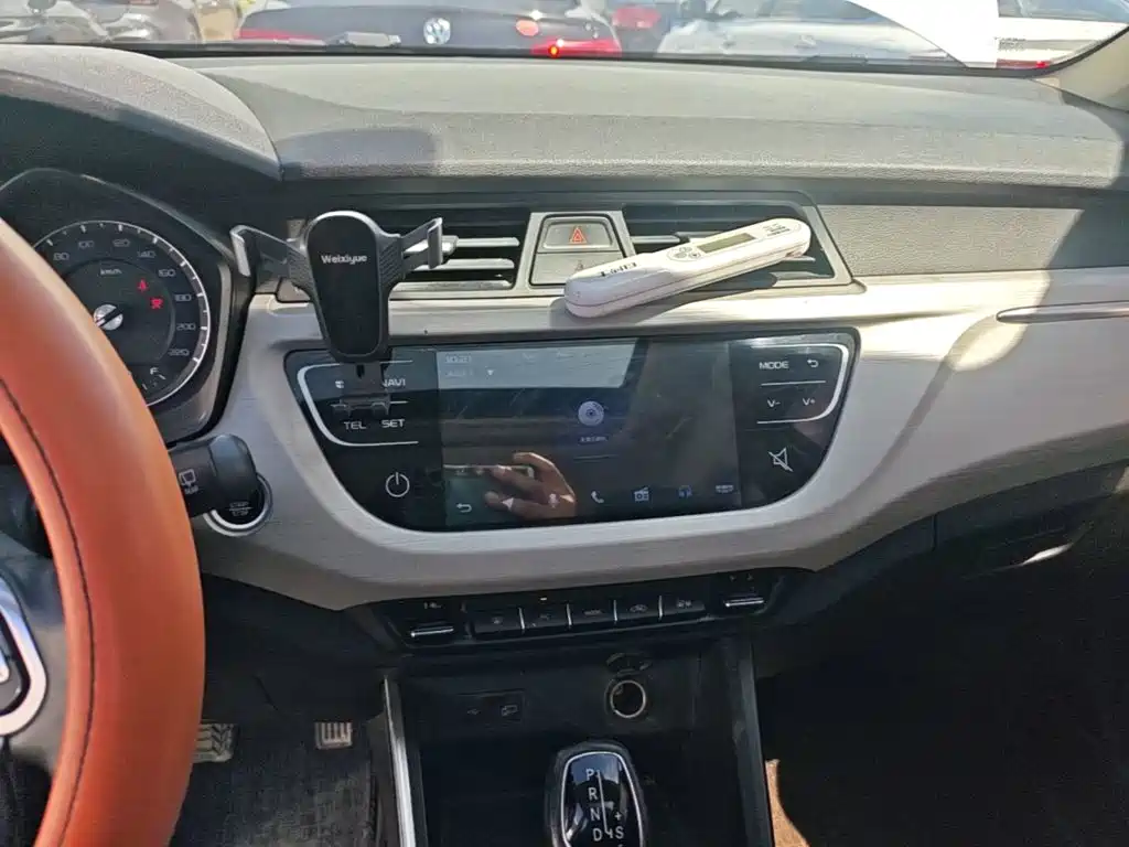 Geely Vision X3 — миниатюра 13