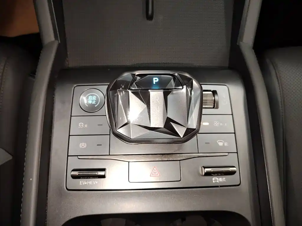 BYD Qin L — миниатюра 14