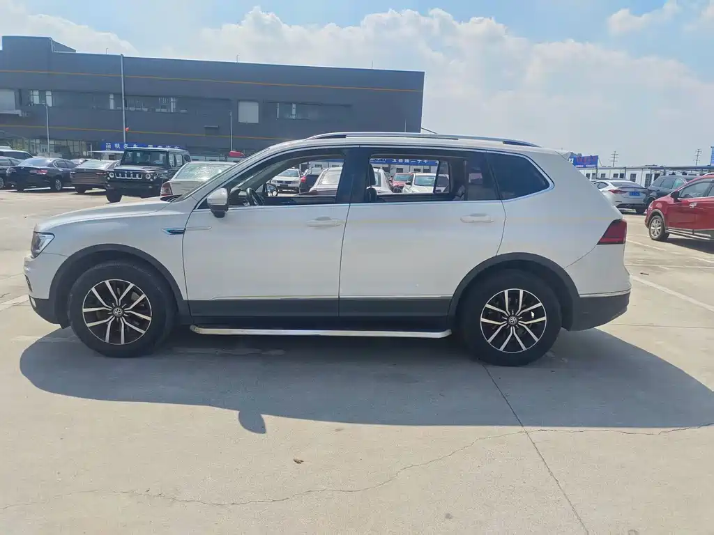 Volkswagen Tiguan L — миниатюра 9