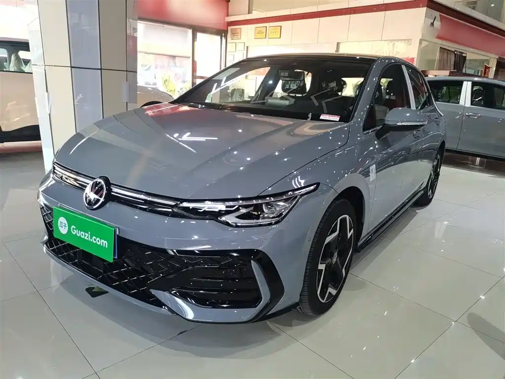 Volkswagen Golf 2025