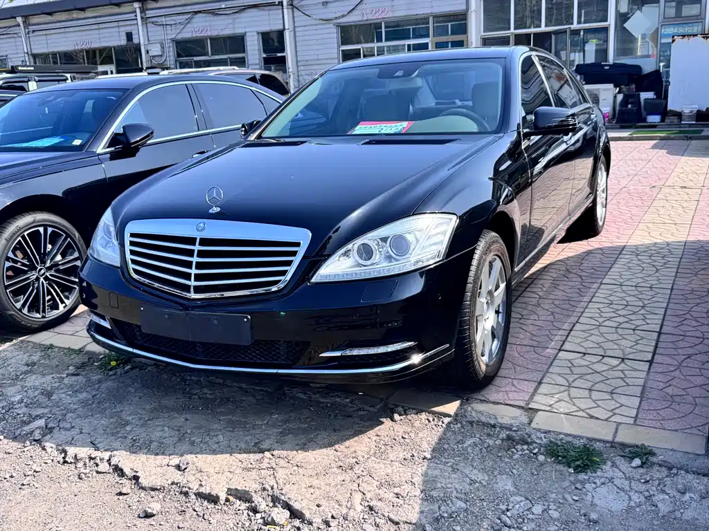 Mercedes-Benz S-Class 2012