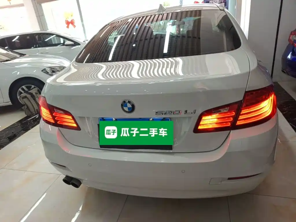 BMW 5 Series — миниатюра 6
