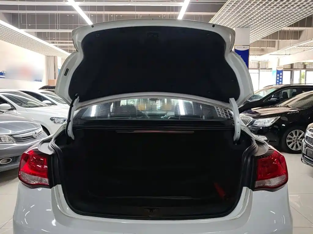 Chevrolet Malibu — миниатюра 19