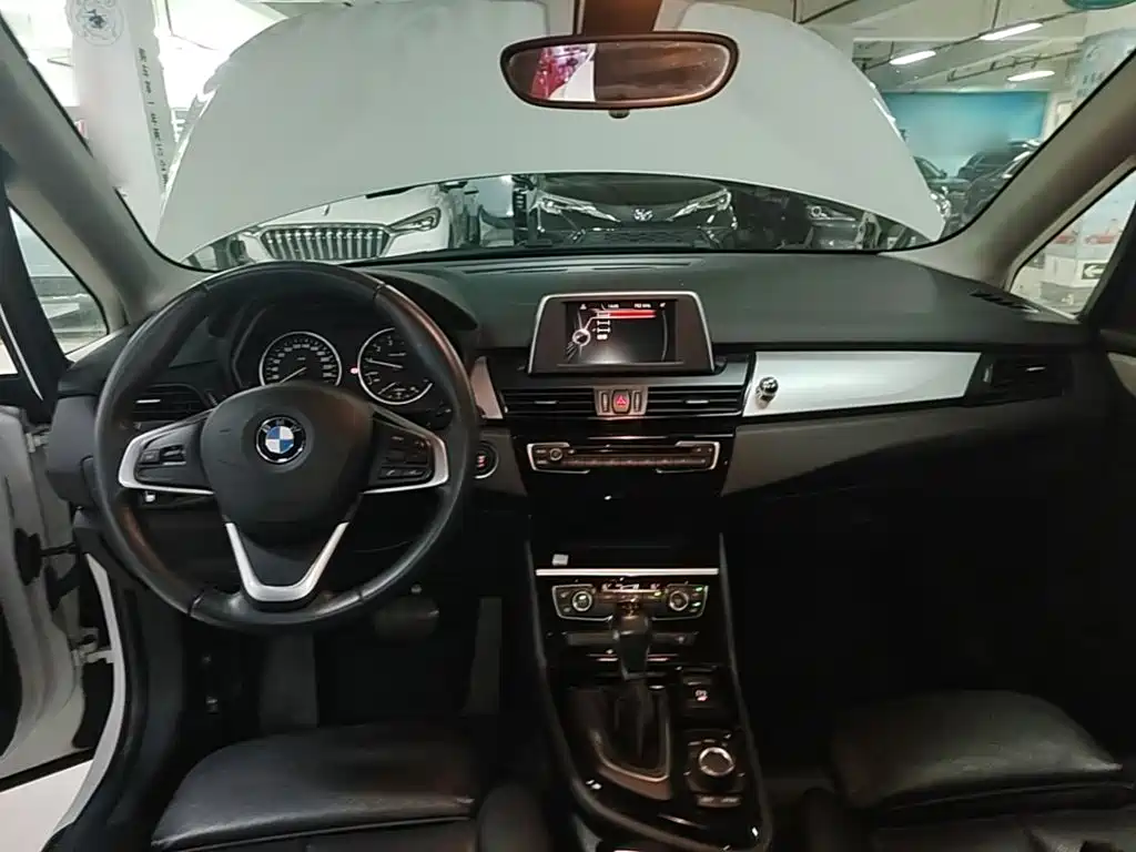 BMW 2 Series Active Tourer (Import) — миниатюра 10