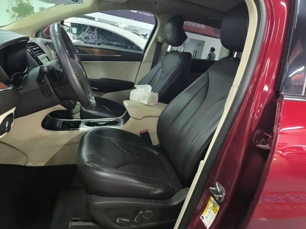 Lincoln MKC — миниатюра 15