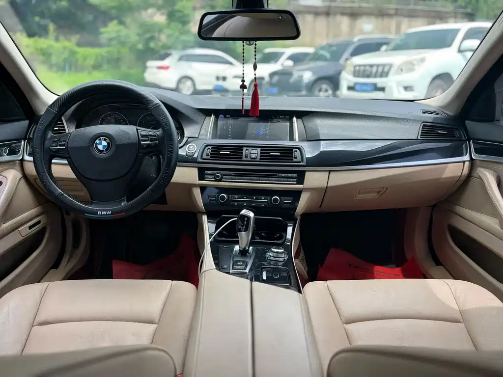 BMW 5 Series — миниатюра 6