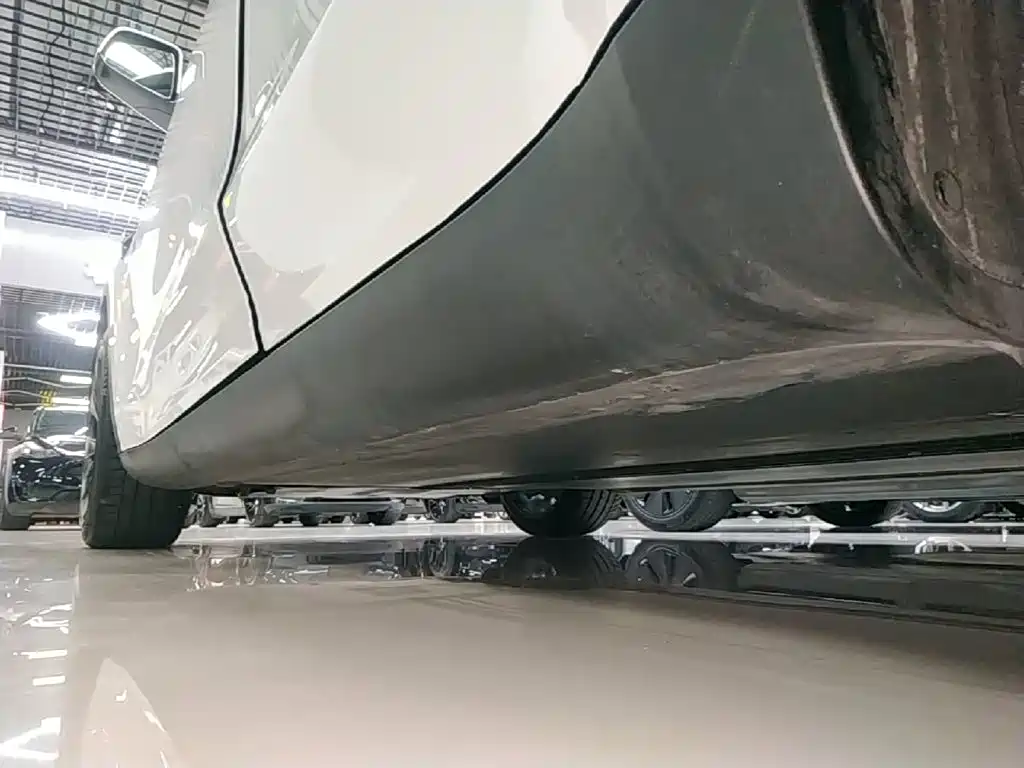 Tesla Model Y — миниатюра 22