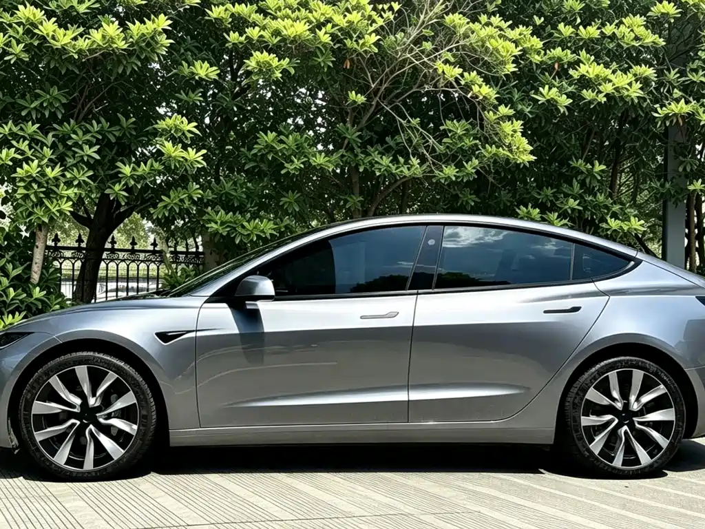 Tesla Model 3 — фотографии объявления, Фото 13