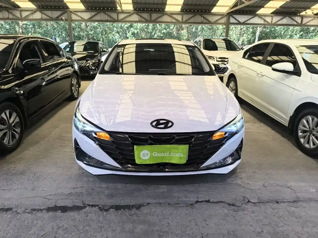 Hyundai Elantra — миниатюра 3