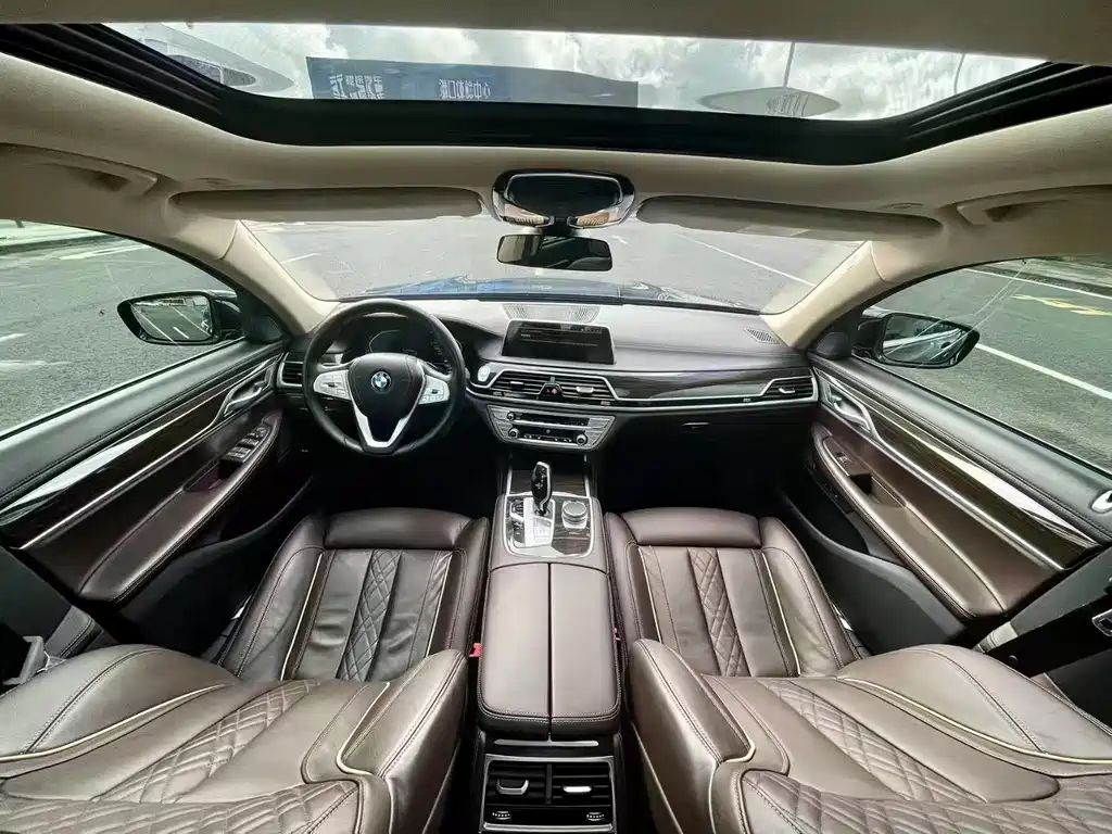 BMW 7 SERIES