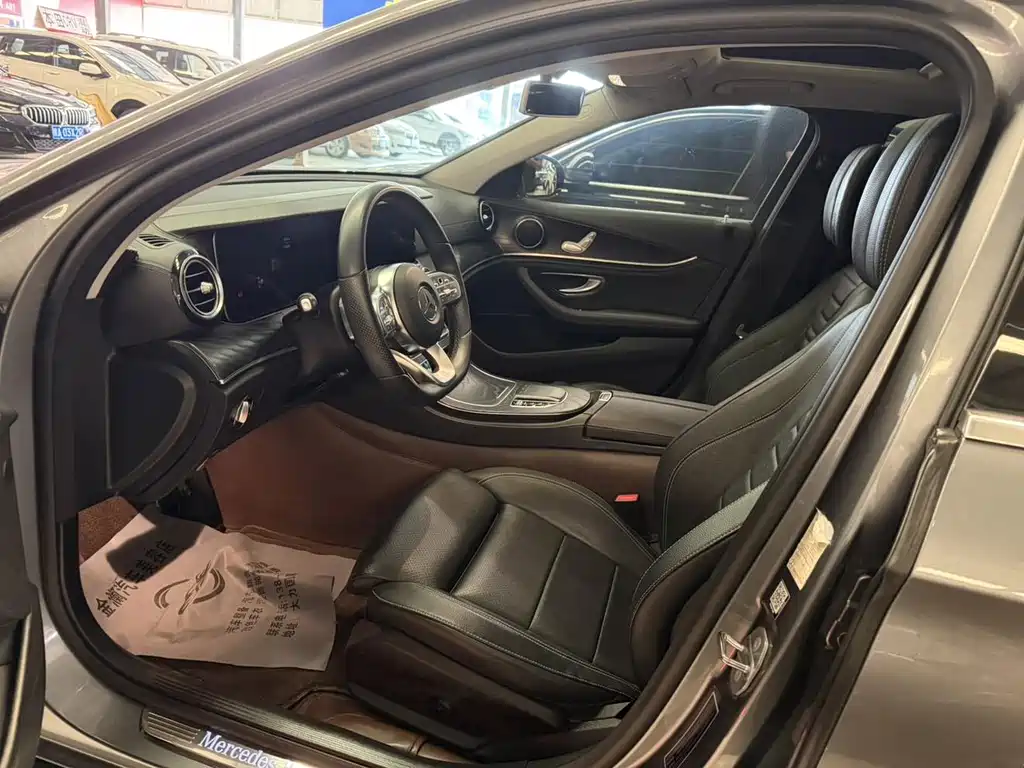 Mercedes-Benz E-Class — миниатюра 7