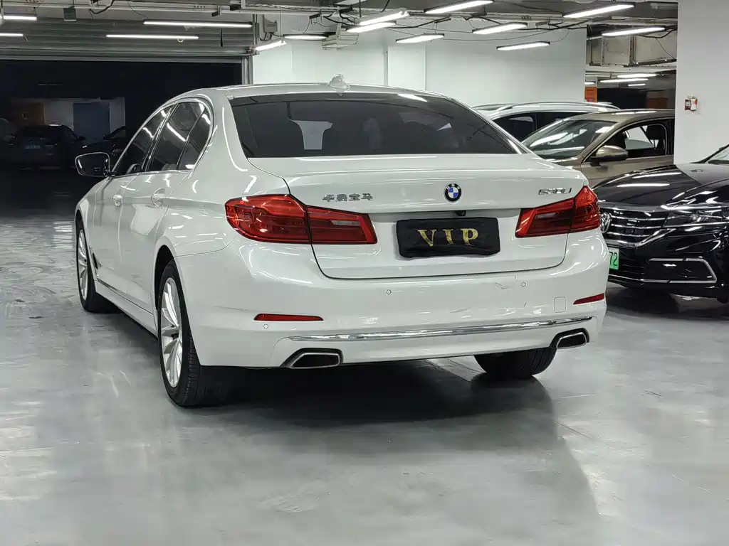BMW 5 Series — миниатюра 22