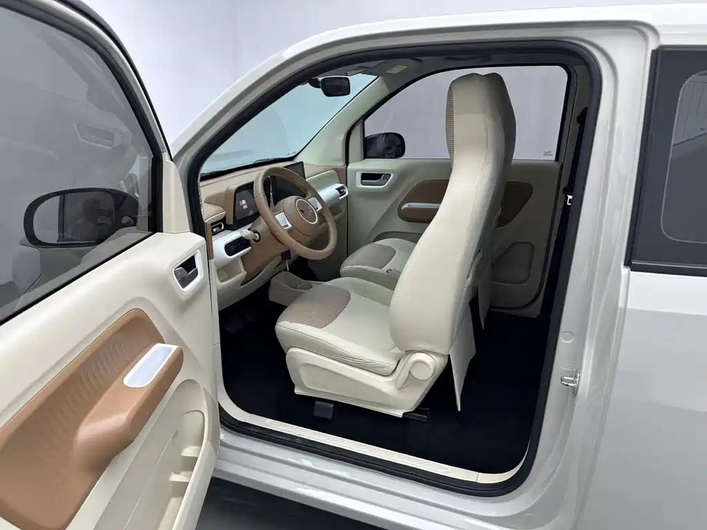 Wuling MINIEV — миниатюра 5