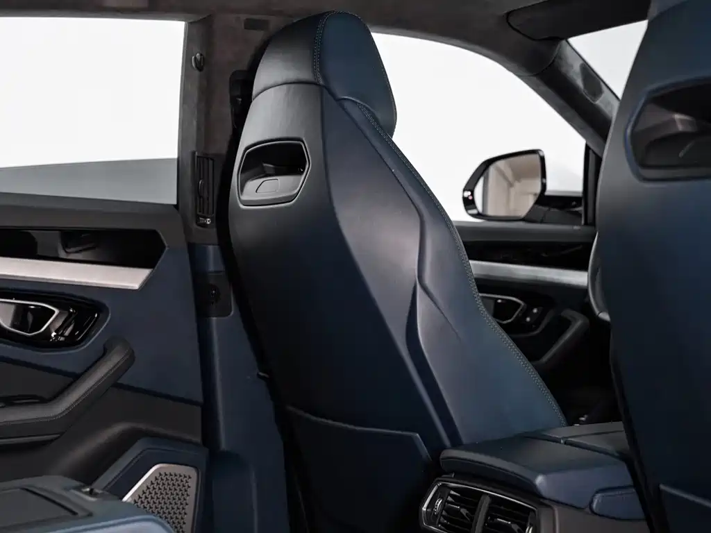 Lamborghini Urus — миниатюра 20