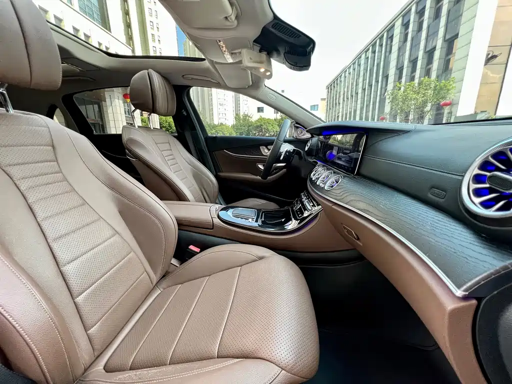 Mercedes-Benz E-Class — миниатюра 30