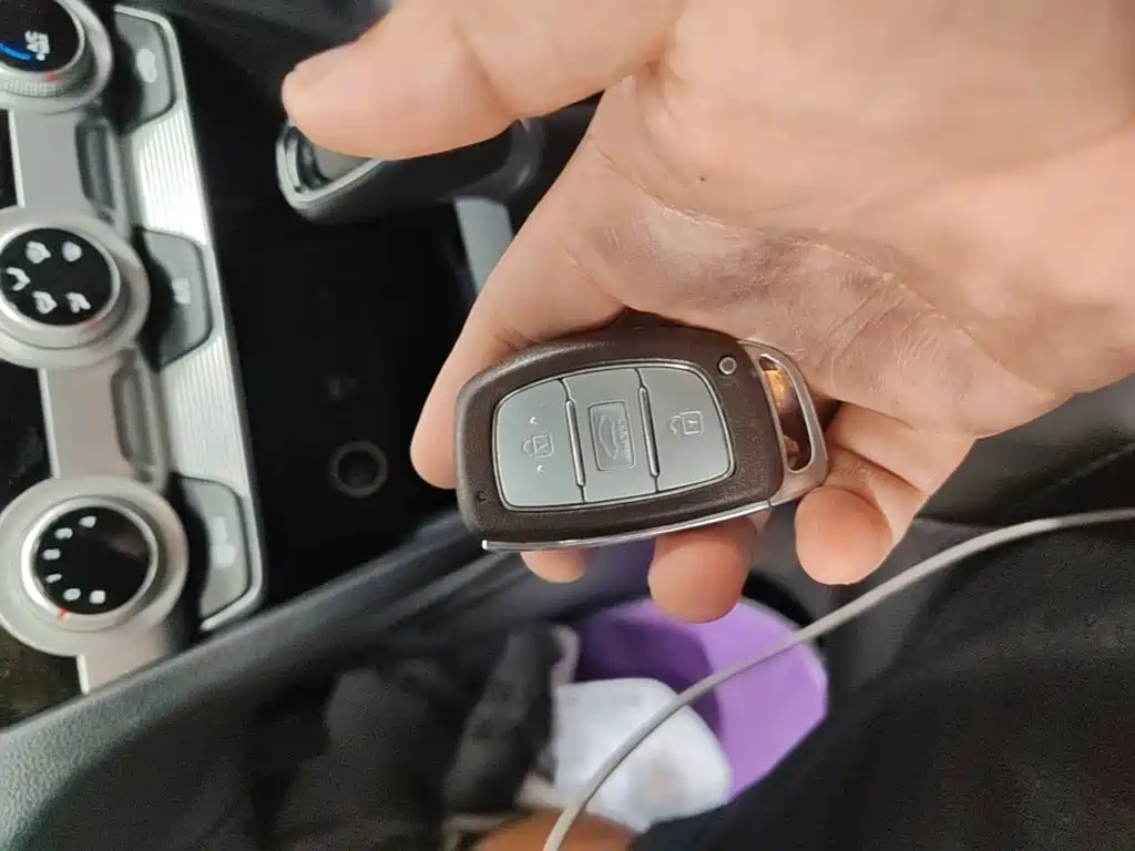 Hyundai Elantra — миниатюра 9