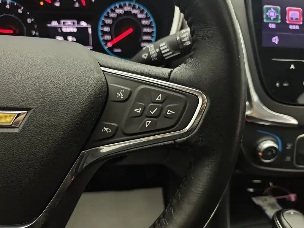 Chevrolet Equinox — миниатюра 26