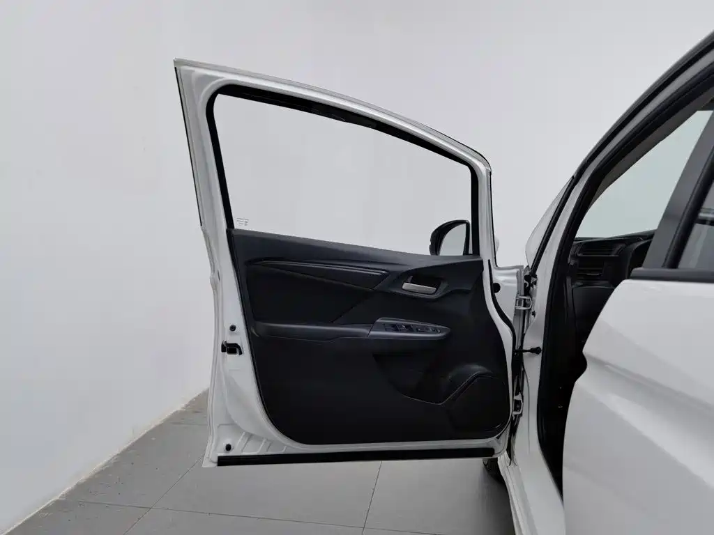 Honda Fit — миниатюра 8