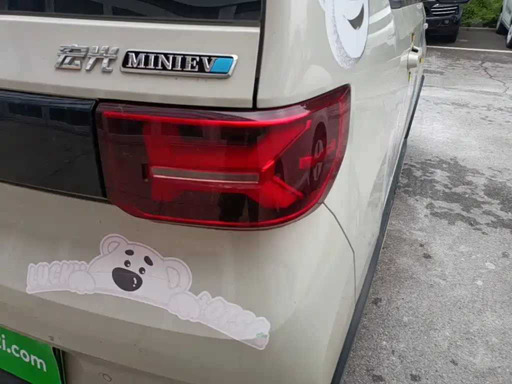 Wuling MINIEV — миниатюра 8