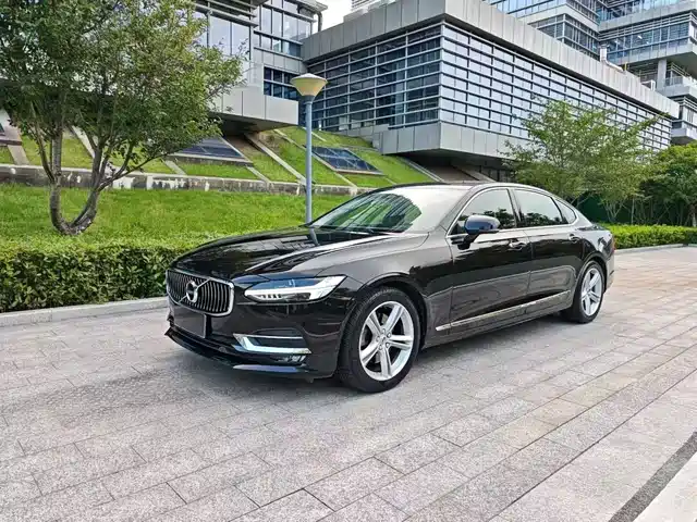 VOLVO  S90 2018